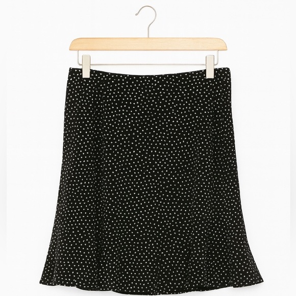 Ann Taylor Loft Women's Size 12 Flared, Lined Black Silk Skirt W Ruffled Bottom. - Picture 1 of 3